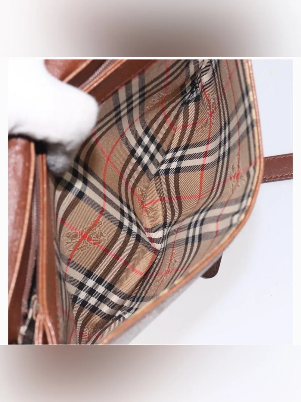 Burberrys Vintage Tan pebbled  Leather Messenger Bag with Embossed Logo